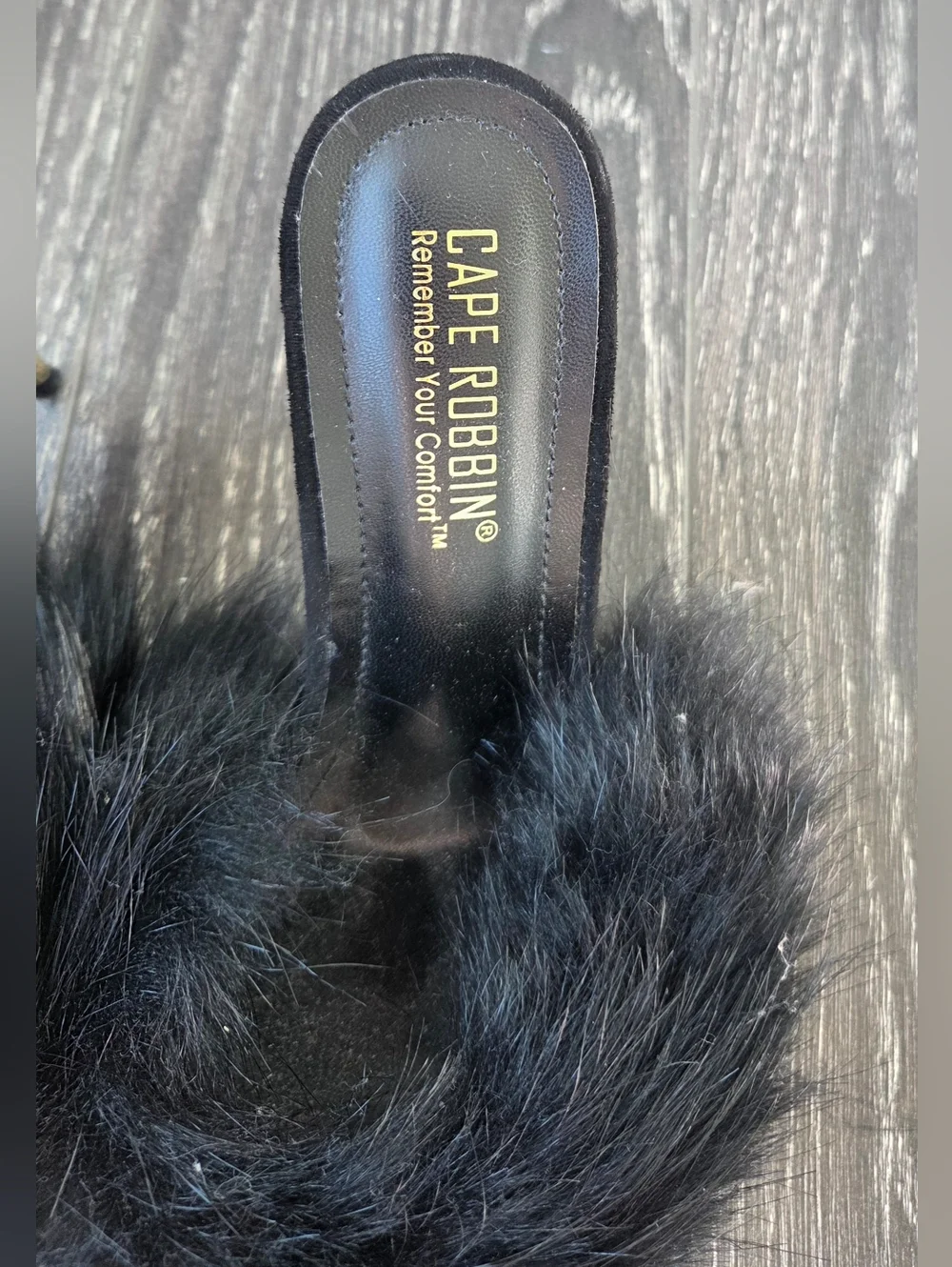 Cape Robbin Black Faux Fur Slide Mules - Picture 2 of 3